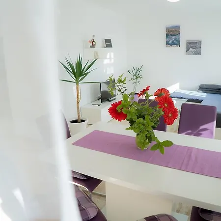Ruzica Apartment *