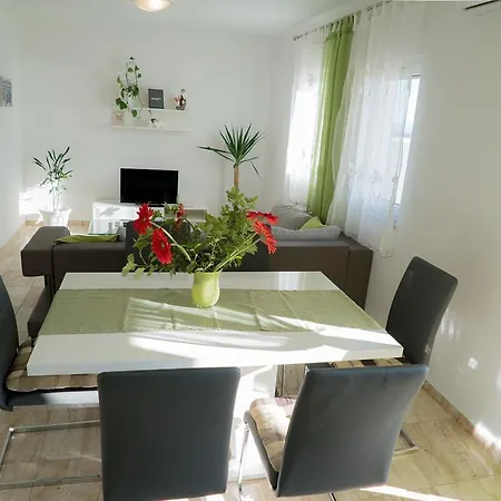 Ruzica * ماكارسكا